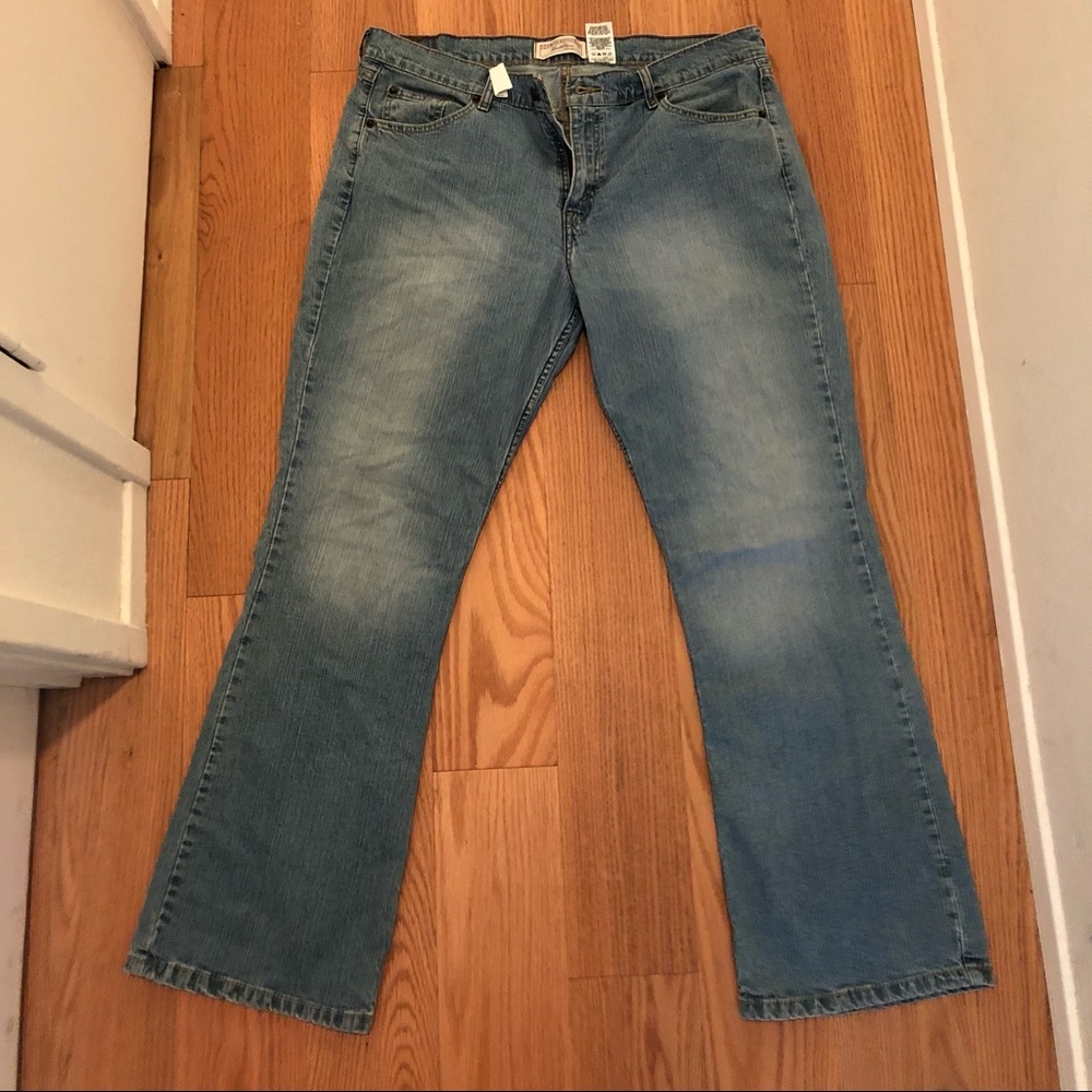 Medium Wash Bootcut Levi’s